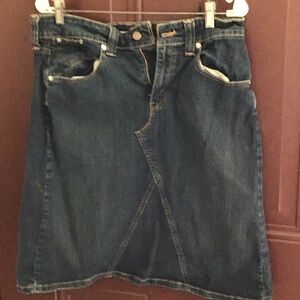 Classic Levi’s dark blue Denim Skirt - Women size 12